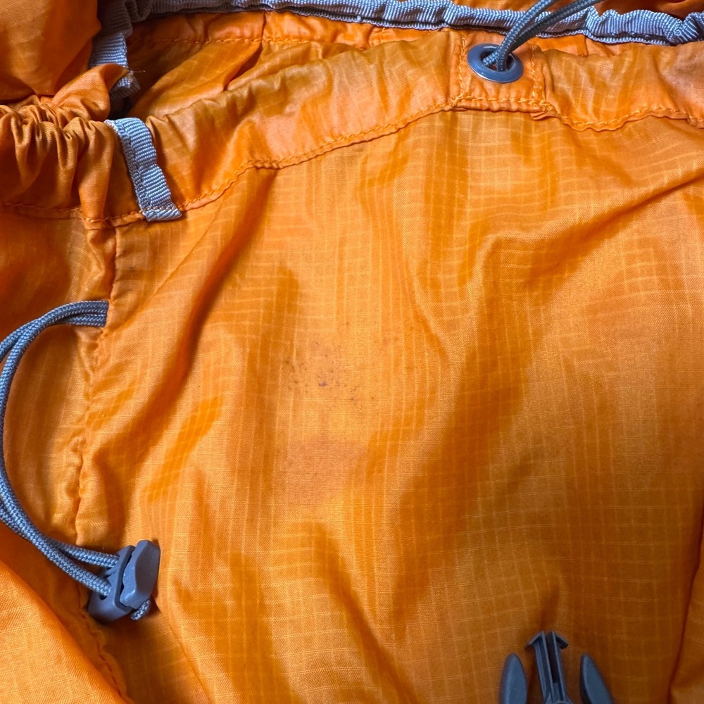 Marmot Kompressor 20L Backpack Daypack Orange Hiking Outdoors Gorpcore - Picture 9 of 12